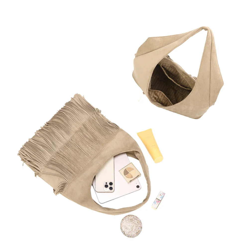 Intérieur de l’Ondaya taupe foncé : grand compartiment zippé et poches ouvertes pour téléphone et clés – réf. M-9453