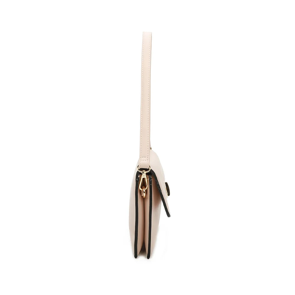 Profil de la pochette Opale rose : un format fin de 3 cm d’épaisseur, facile à glisser partout – réf. R-1699