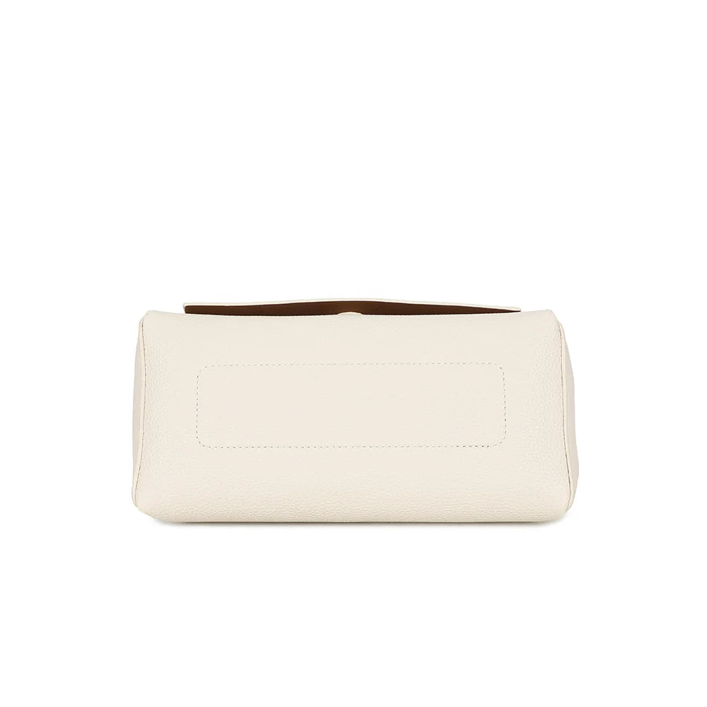 Dessous de l’Orlina beige : base du sac compact en simili cuir grainé à la surface régulière – réf. R-2048