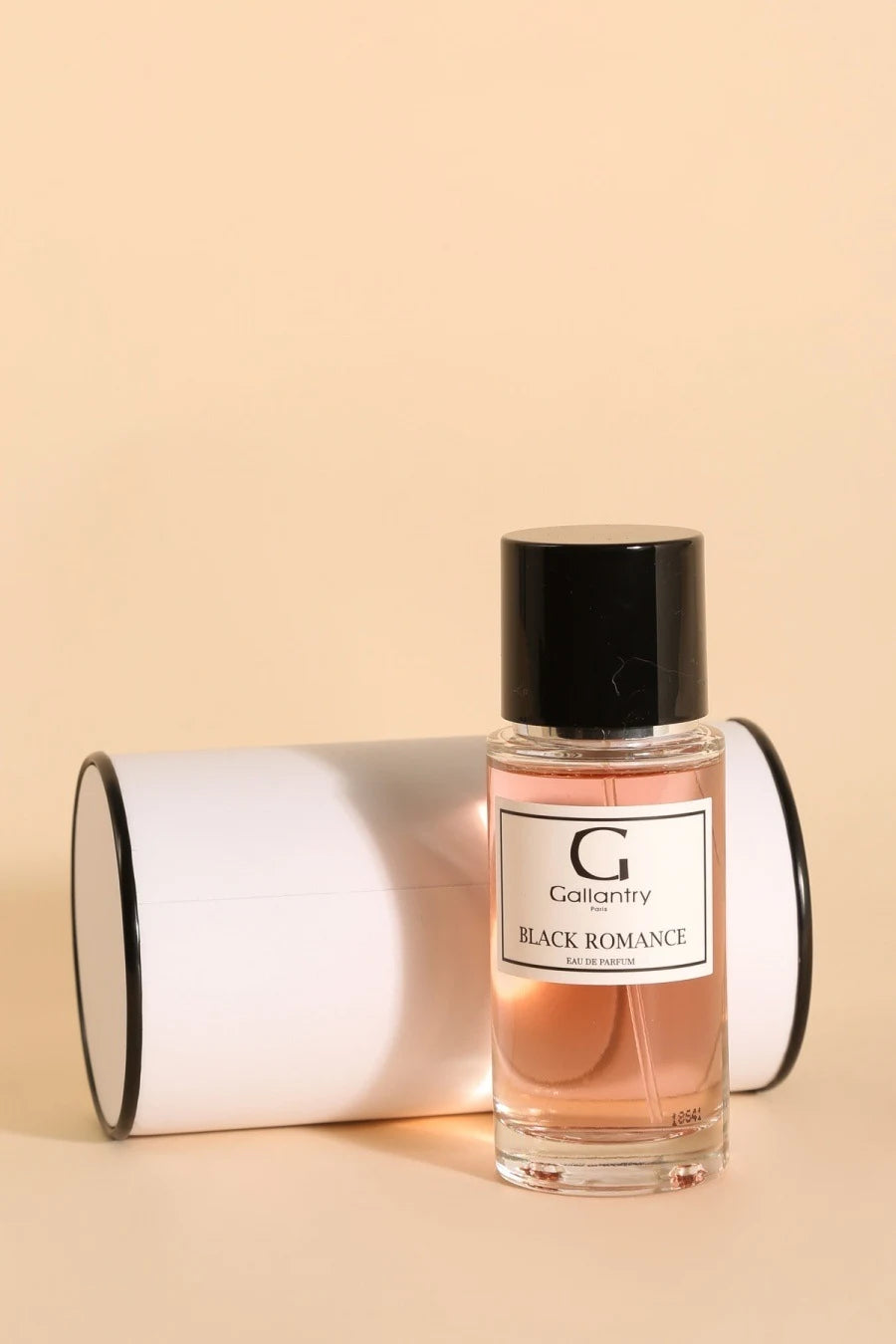 Flacon vaporisateur en verre 50 ml de l'eau de parfum Black Romance de Gallantry Paris, bouchon noir
