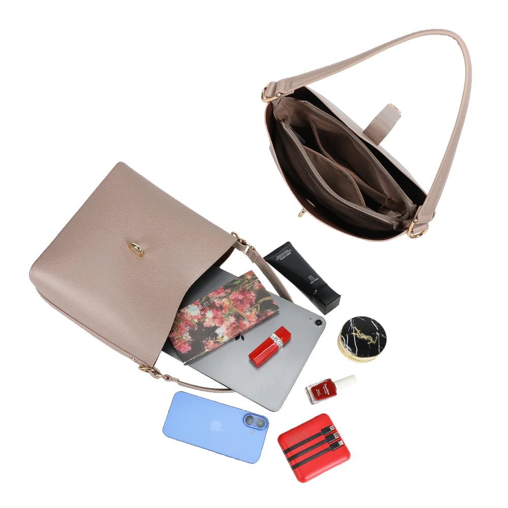 Intérieur du Roséa taupe : grand compartiment, poche zippée et poches plates – réf. DQ-23005