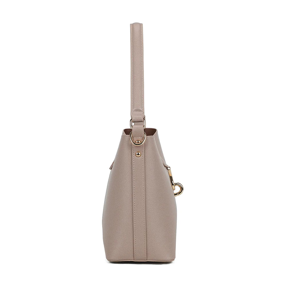 Profil du Roséa taupe : 12 cm de profondeur et anneaux dorés pour la bandoulière – réf. DQ-23005