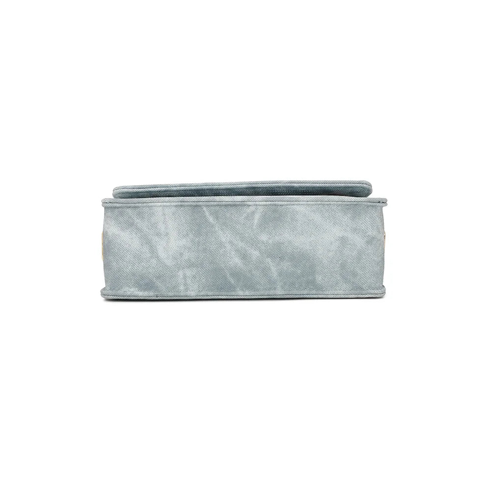 Dessous du Rosino bleu : fond rectangulaire dans la même matière synthétique effet jean – réf. C-0167-1