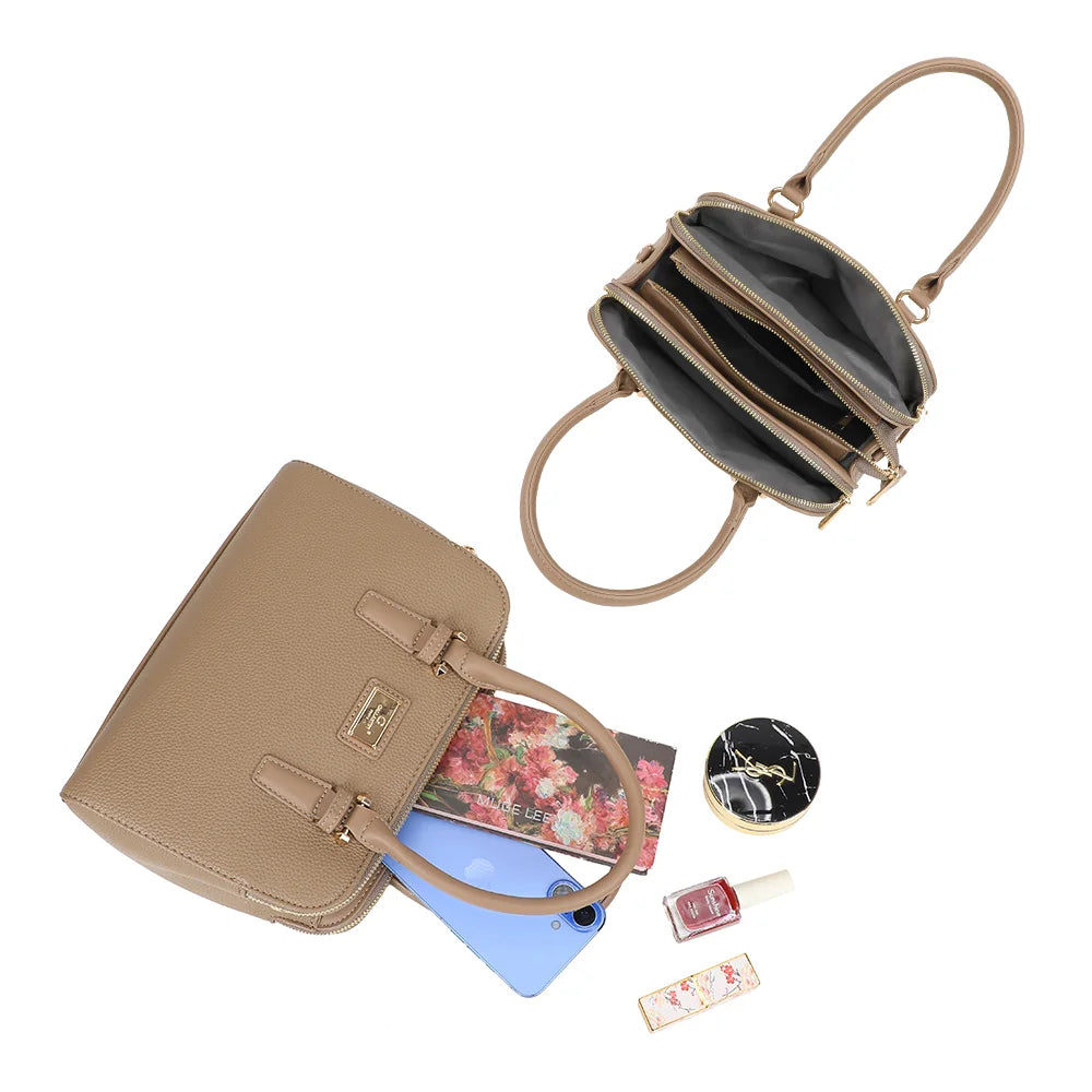 Intérieur du Séna taupe foncé : trois compartiments zippés pour ranger téléphone et essentiels – réf. DG-5804