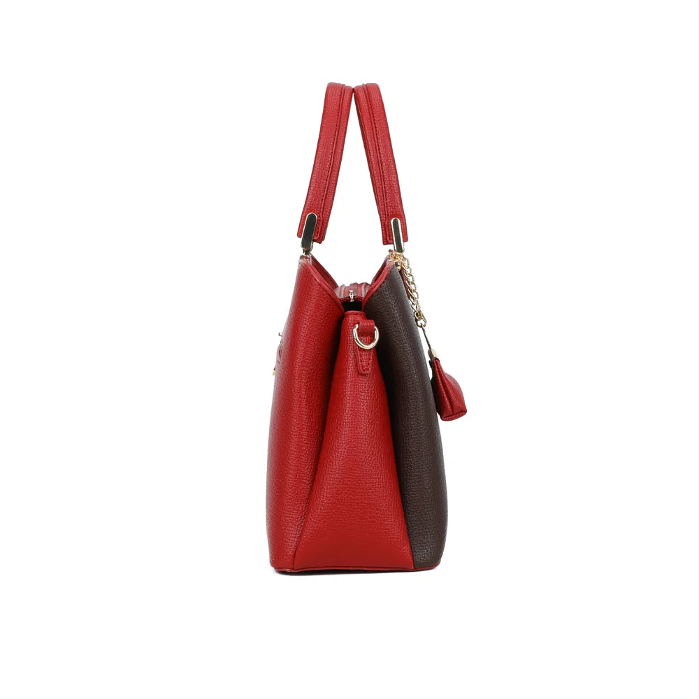 Profil du Serena Duo rouge : soufflet de 12 cm et anneau doré pour accrocher la bandoulière amovible – réf. M-9130-A