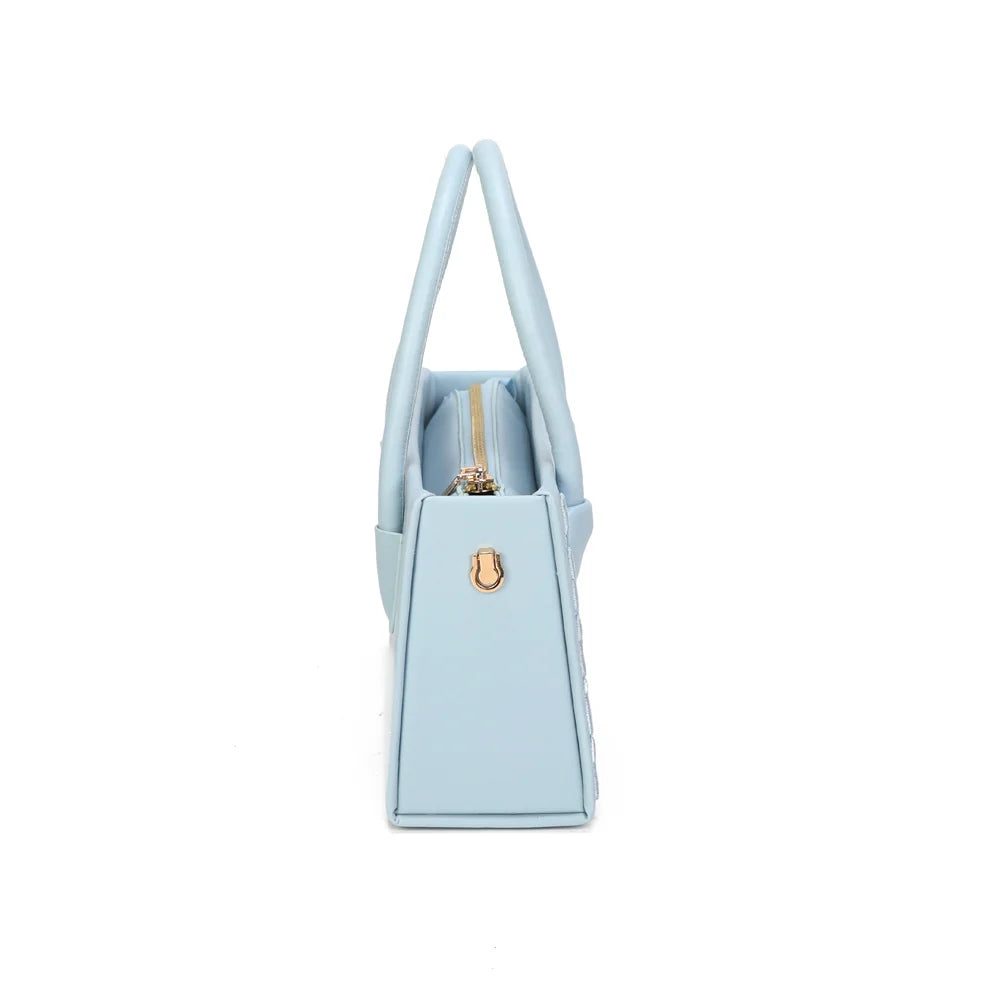Profil du Sienna bleu clair : 8 cm de profondeur et anneau doré pour la bandoulière – réf. YL-26014