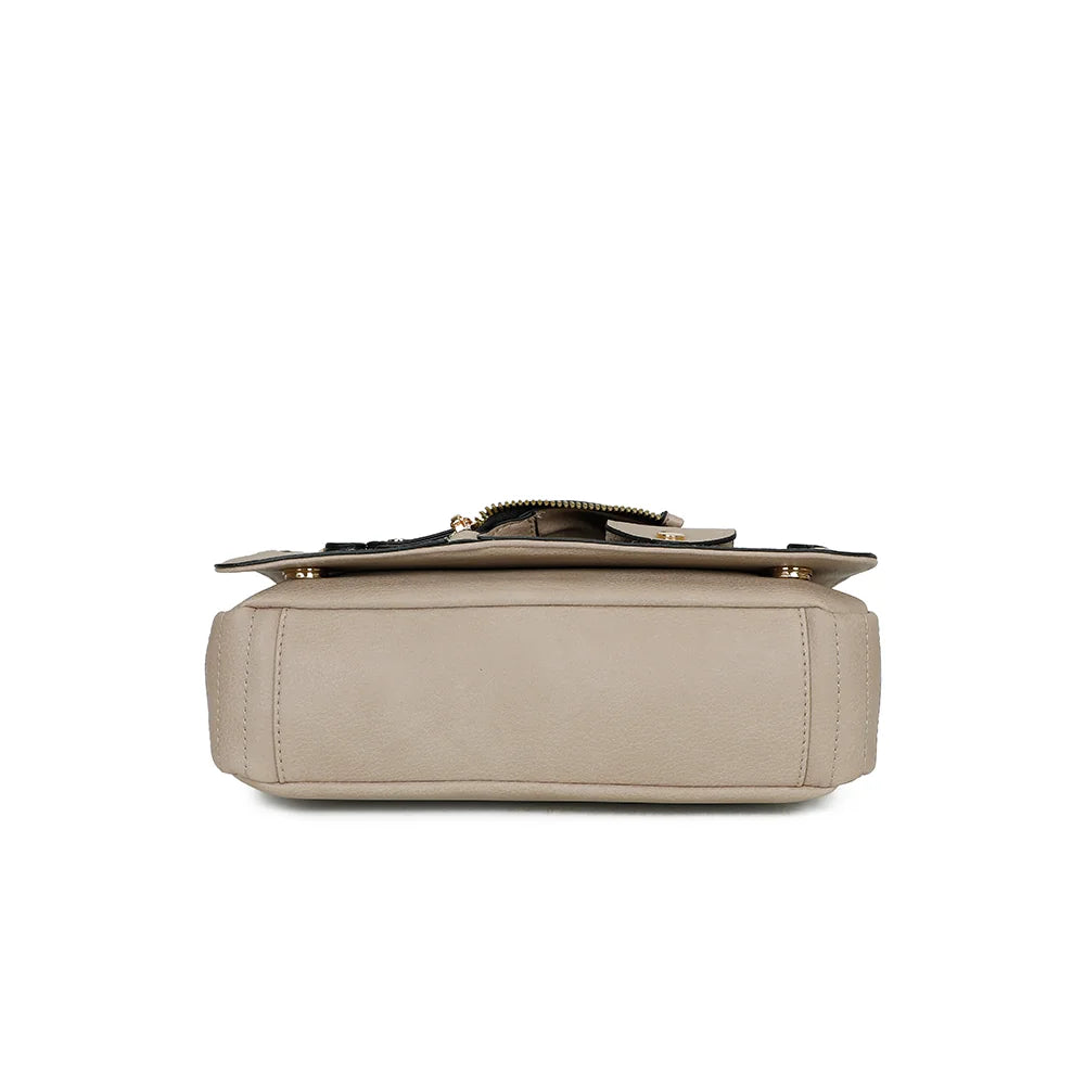 Dessous du Sky Rider taupe, pour découvrir la base de ce sac au format 28 × 8 × 20 cm – réf. G-7498