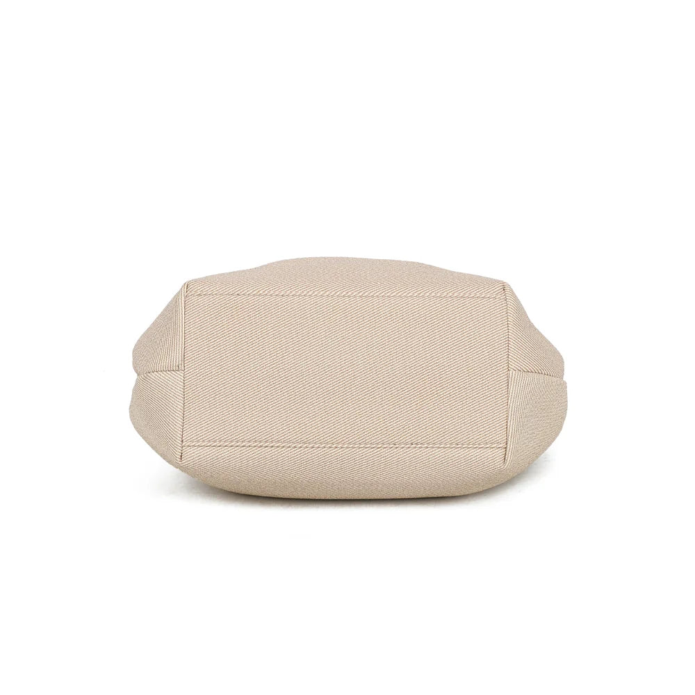 Dessous du Solara taupe, en tissu texturé assorti au corps du sac – réf. DQ-8729