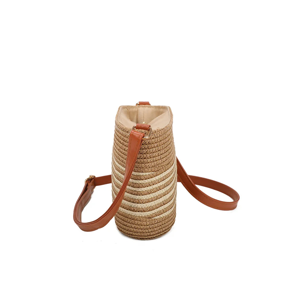 Profil du Solea khaki/beige : format compact de 9 cm de profondeur et bandoulière réglable camel – réf. JA-29001-1