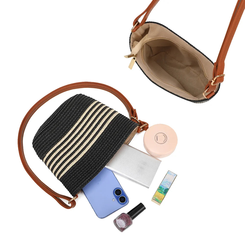 Intérieur doublé du Solea noir/beige, fermeture zippée, avec téléphone, batterie et poudrier à l’intérieur – réf. JA-29001-1