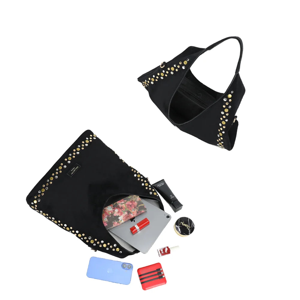 Intérieur du Soléane noir : de la place pour tablette, téléphone, portefeuille et maquillage – réf. JC-53002