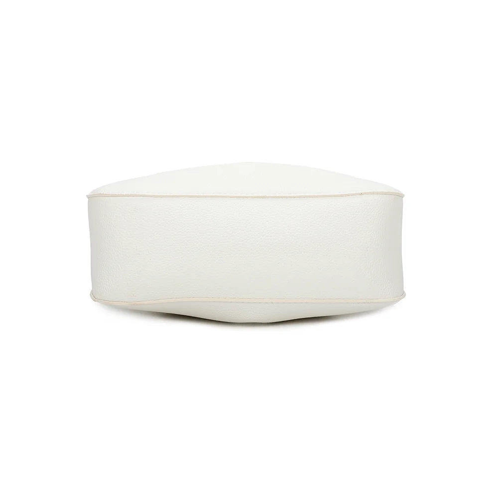 Solène blanc vu de dessous : un format compact de 25 × 8,5 cm en simili cuir grainé – réf. DQ-8656