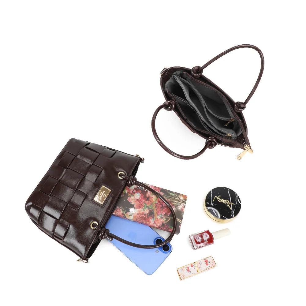 Intérieur du Sonia café : doublure synthétique et poches intérieures, dont une zippée – réf. DG-5806