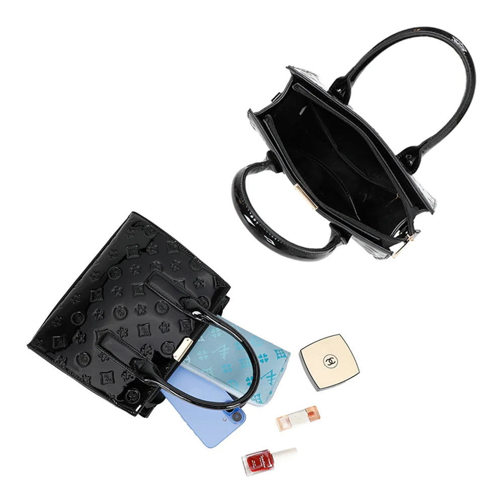 Intérieur doublé du Stella noir avec poches et fermeture zippée pour ranger téléphone et pochette – réf. R-1627-2