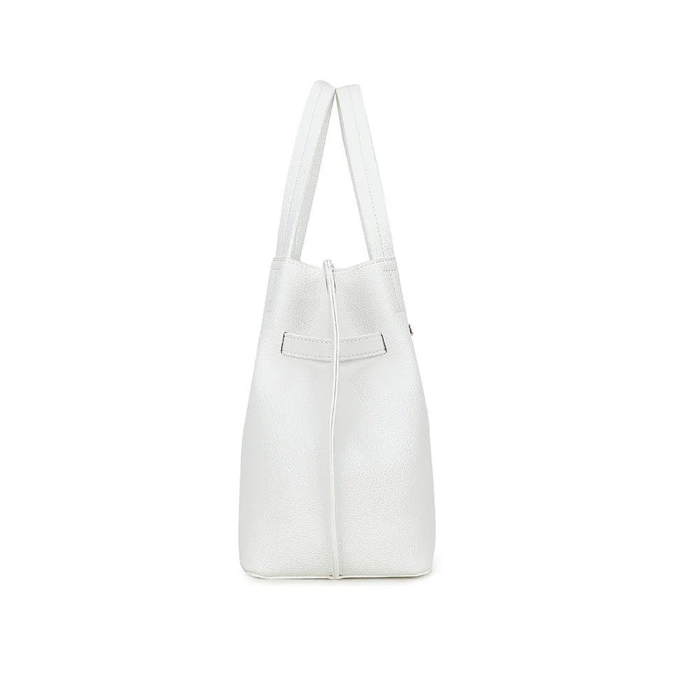 Profil du Talyne blanc : 14 cm de profondeur et œillet doré pour accrocher la bandoulière amovible – réf. KJ-62094