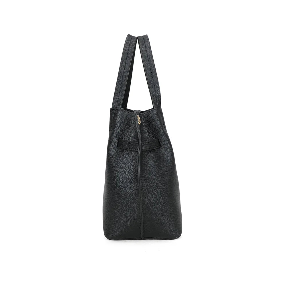 Profil du Talyne noir : 14 cm de profondeur et œillet doré pour accrocher la bandoulière amovible – réf. KJ-62094