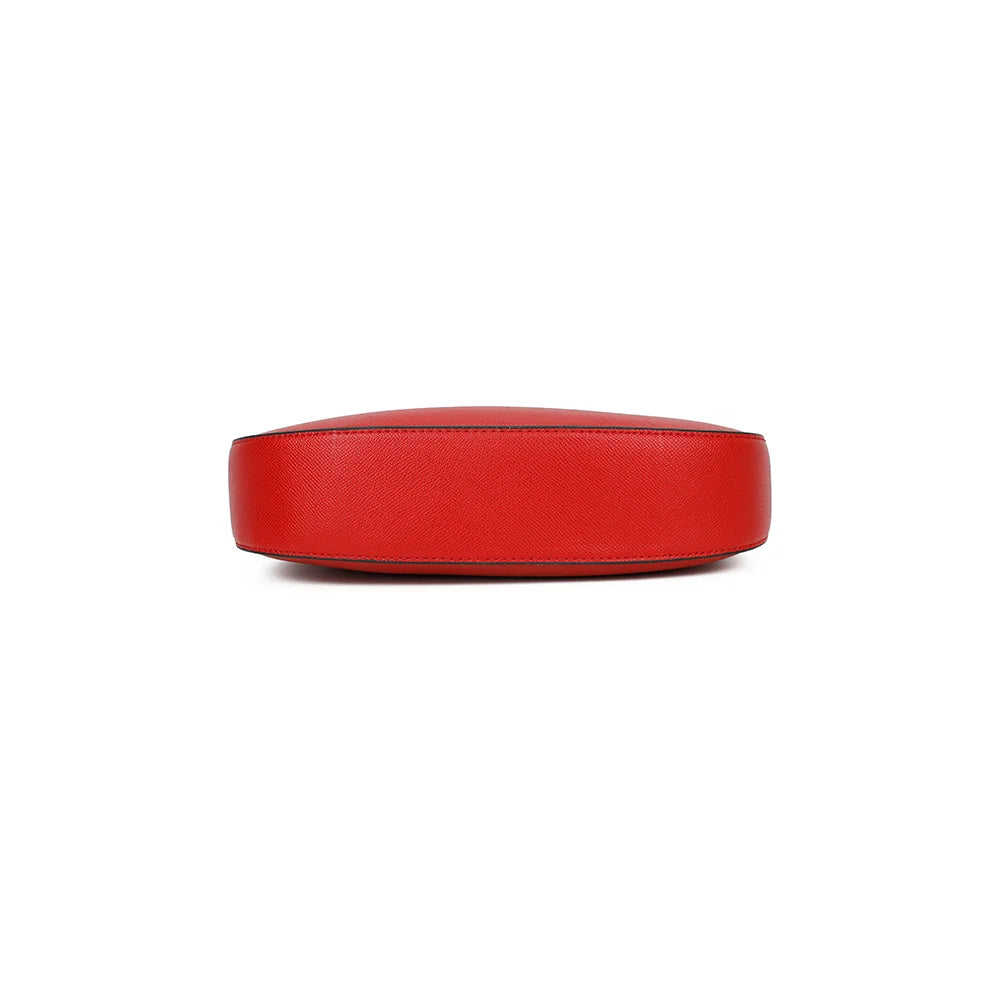 Dessous du sac Tereza rouge, base arrondie soulignée d’un passepoil contrasté – réf. R-1957