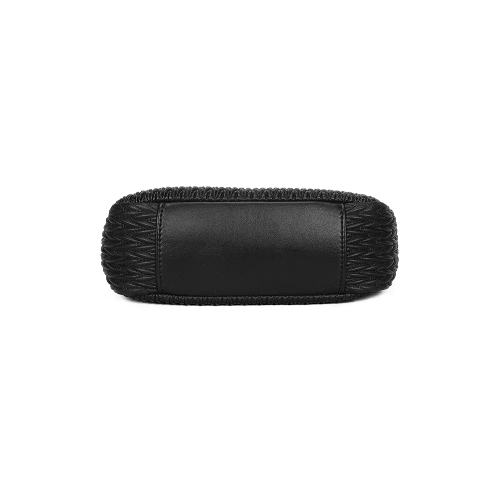 Dessous du sac Tressia noir, forme arrondie et texture matelassée continue – réf. A-9124