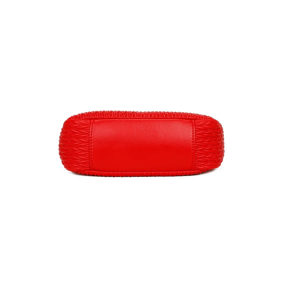 Dessous du sac Tressia rouge, forme arrondie et texture matelassée continue – réf. A-9124