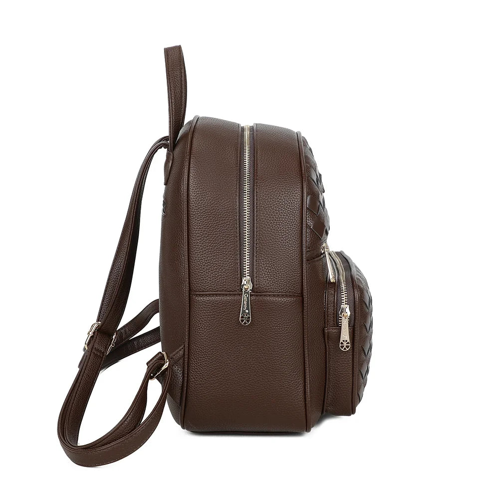 Profil du sac à dos Urban Tressage café : 13,5 cm de profondeur et zip principal doré sur le côté – réf. DG-5813
