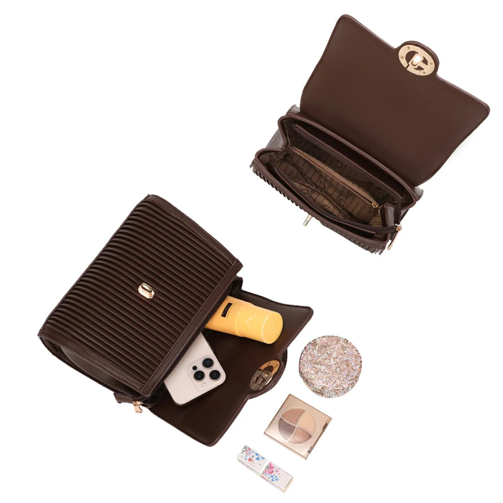 Intérieur du sac Véra café : compartiment principal et poches pour téléphone et essentiels – réf. R-1969-1