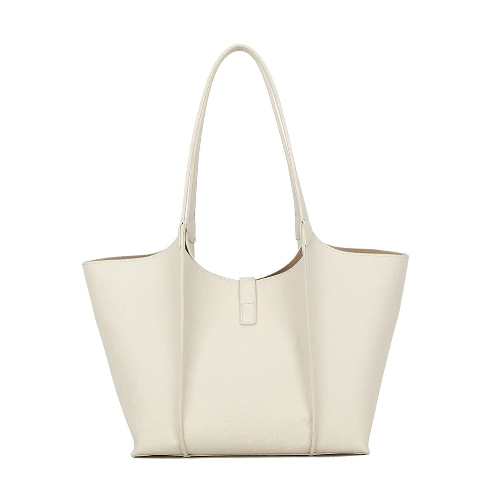 Dos du sac Verde beige : simili cuir grainé et passepoils verticaux ton sur ton – réf. A-9450-1