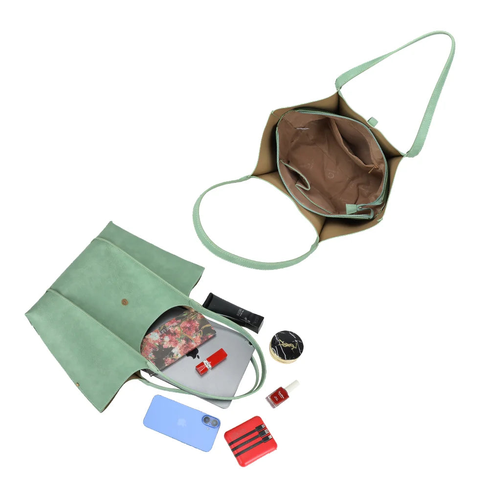 Intérieur du Verde vert clair : grand compartiment avec poches pour ranger tous vos essentiels – réf. A-9450-1