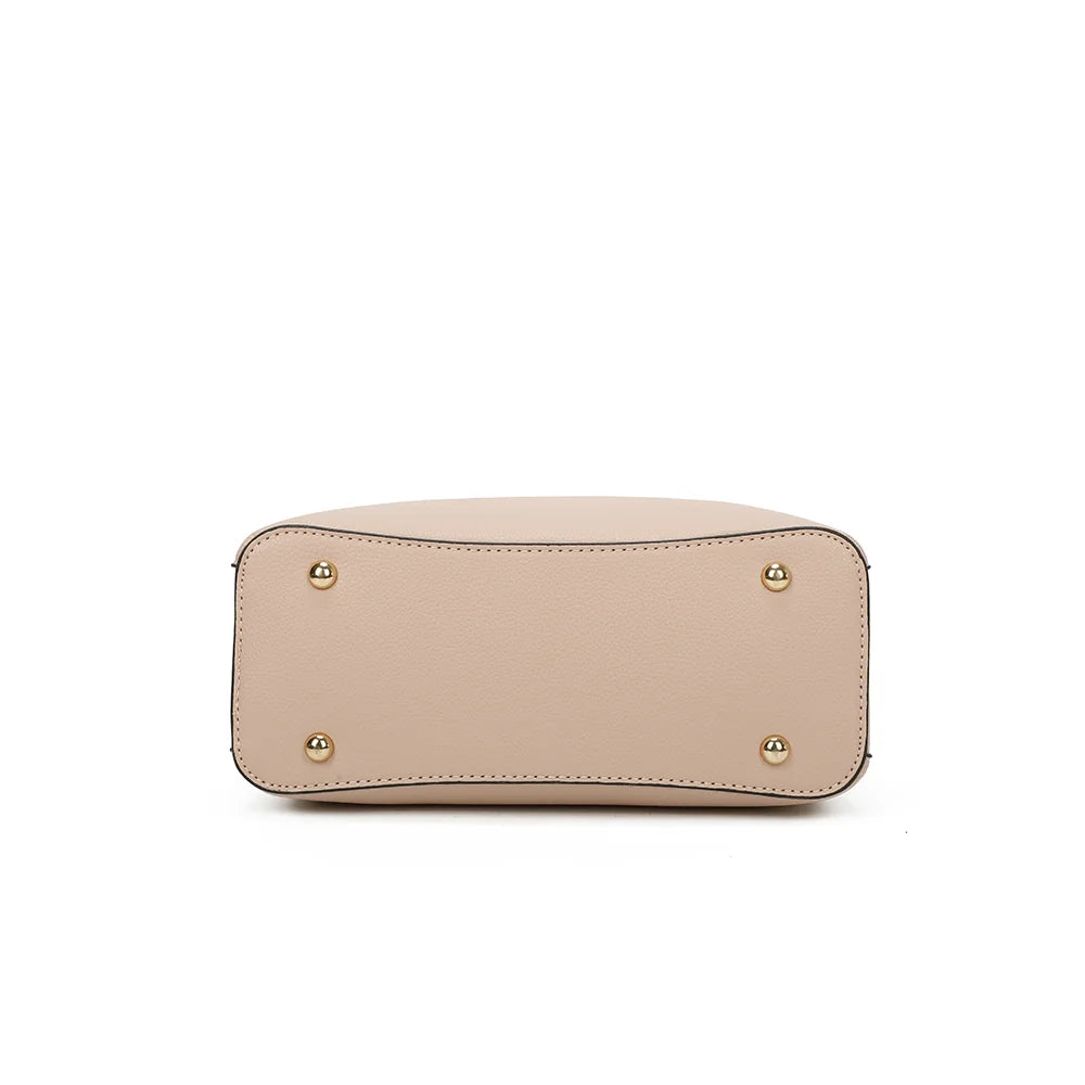 Dessous du sac Vérita rose, base plate qui lui permet de rester bien droit – réf. DQ-8663