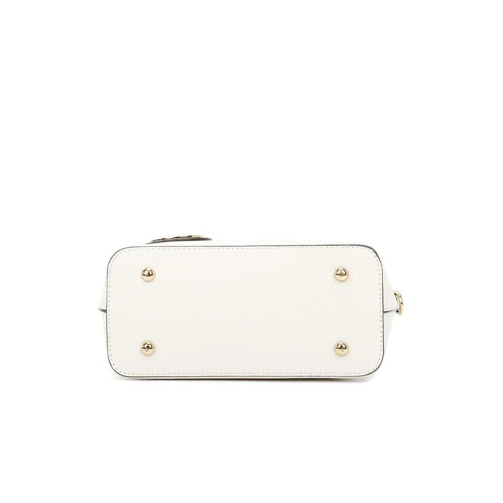 Vue de dessous du sac Veya blanc, format compact de 23 × 11 cm en synthétique vegan – réf. M-9426