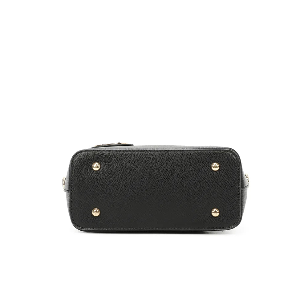 Vue de dessous du sac Veya noir, format compact de 23 × 11 cm en synthétique vegan – réf. M-9426
