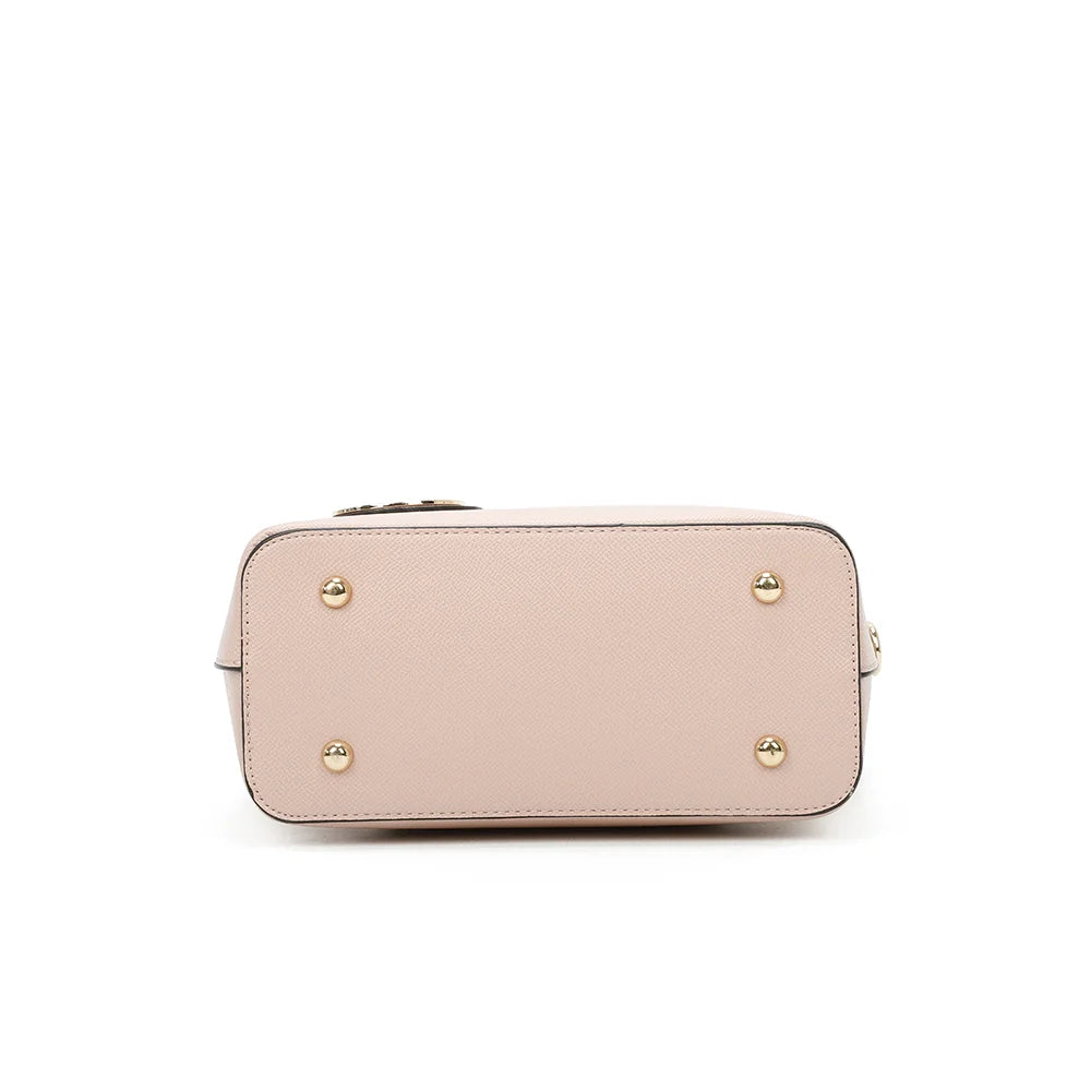 Vue de dessous du sac Veya rose, format compact de 23 × 11 cm en synthétique vegan – réf. M-9426