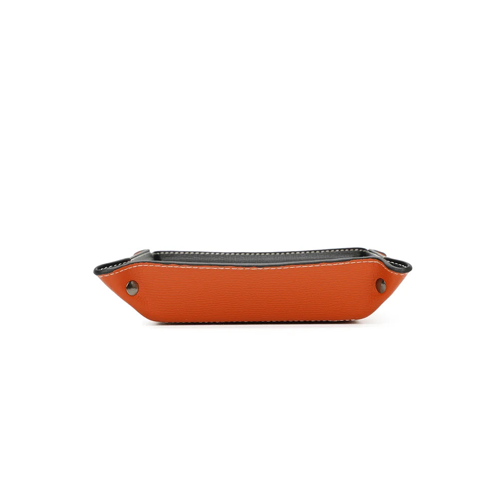 Dessous du vide-poche Vegan orange : base carrée et plate qui tient bien sur un bureau ou une console – réf. R-1703