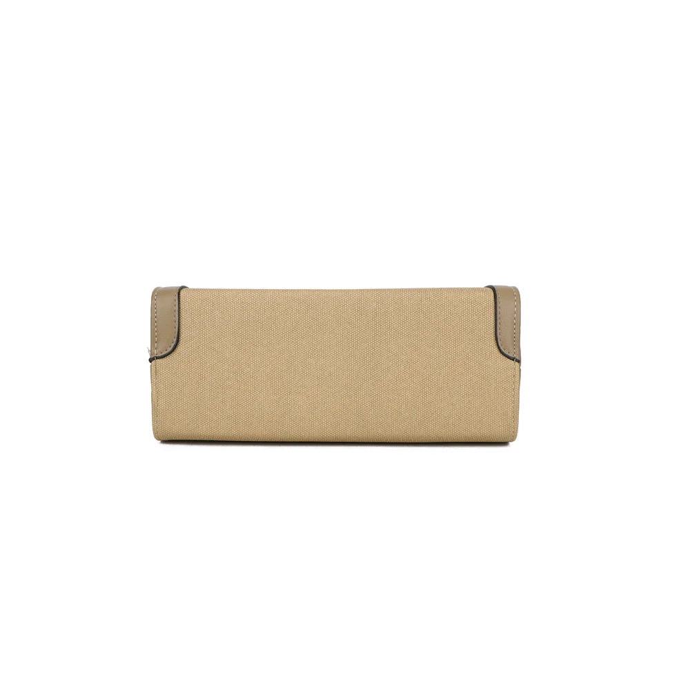 Dessous du sac Vionna taupe, base plate qui garde la forme structurée – réf. HY-5454