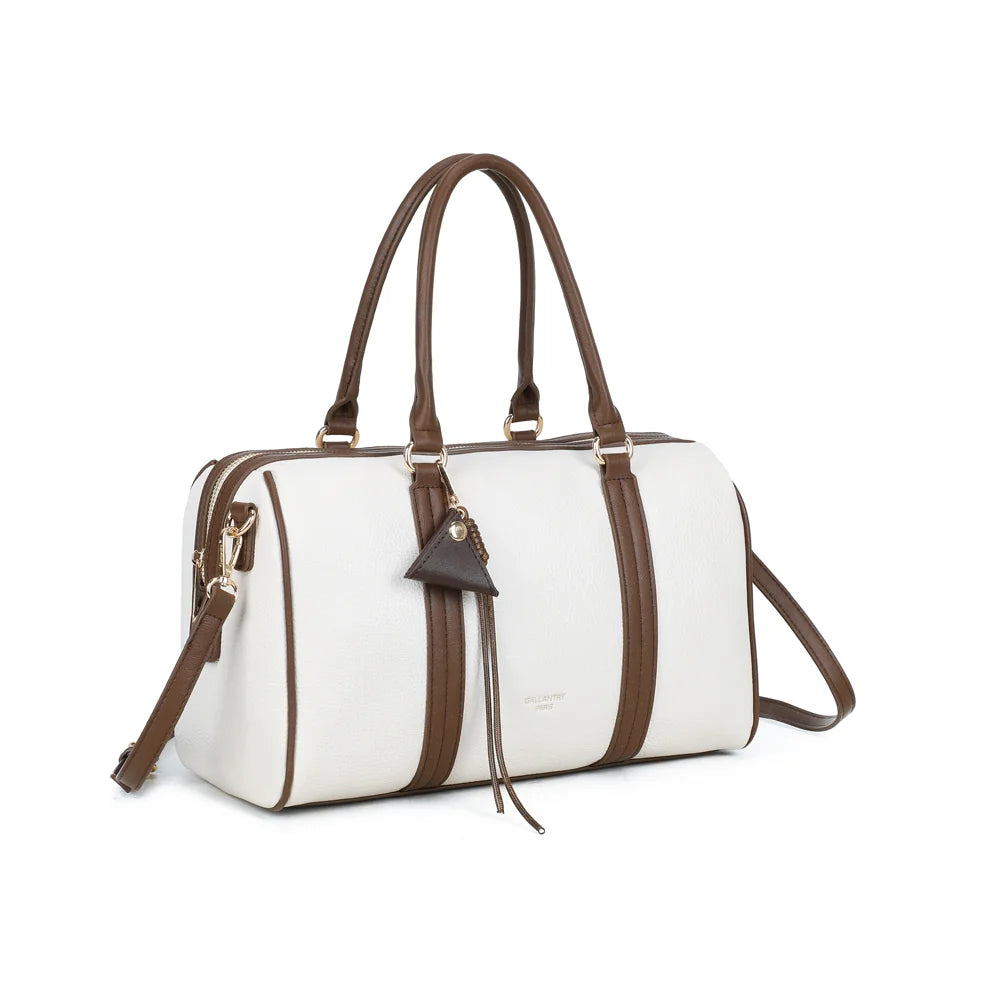 Weekender beige/coffee vu de trois quarts : format polochon structuré et bandes verticales surpiquées – réf. OS-51002