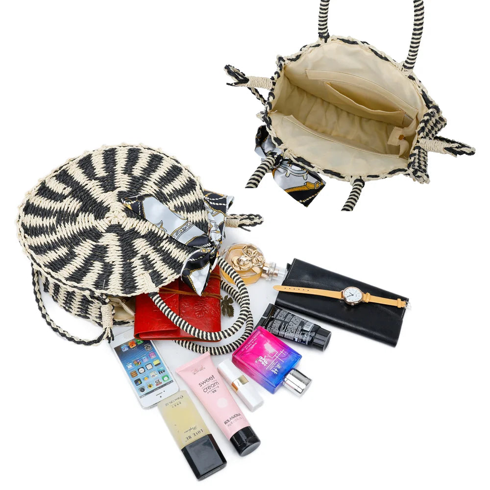 Intérieur doublé du Zéphyr noir/beige avec poches, fermé par un zip, pour ranger téléphone et beauté – réf. MG-15002